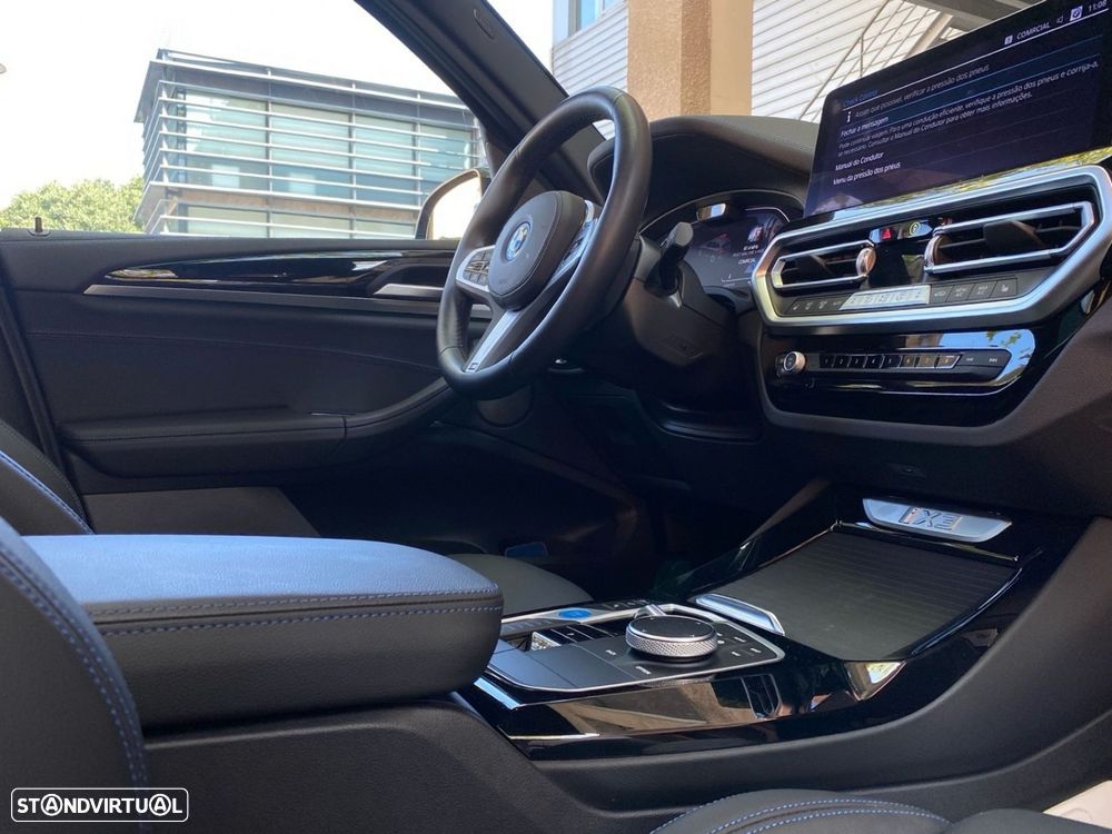 BMW iX3 M Sport Impressive - 17