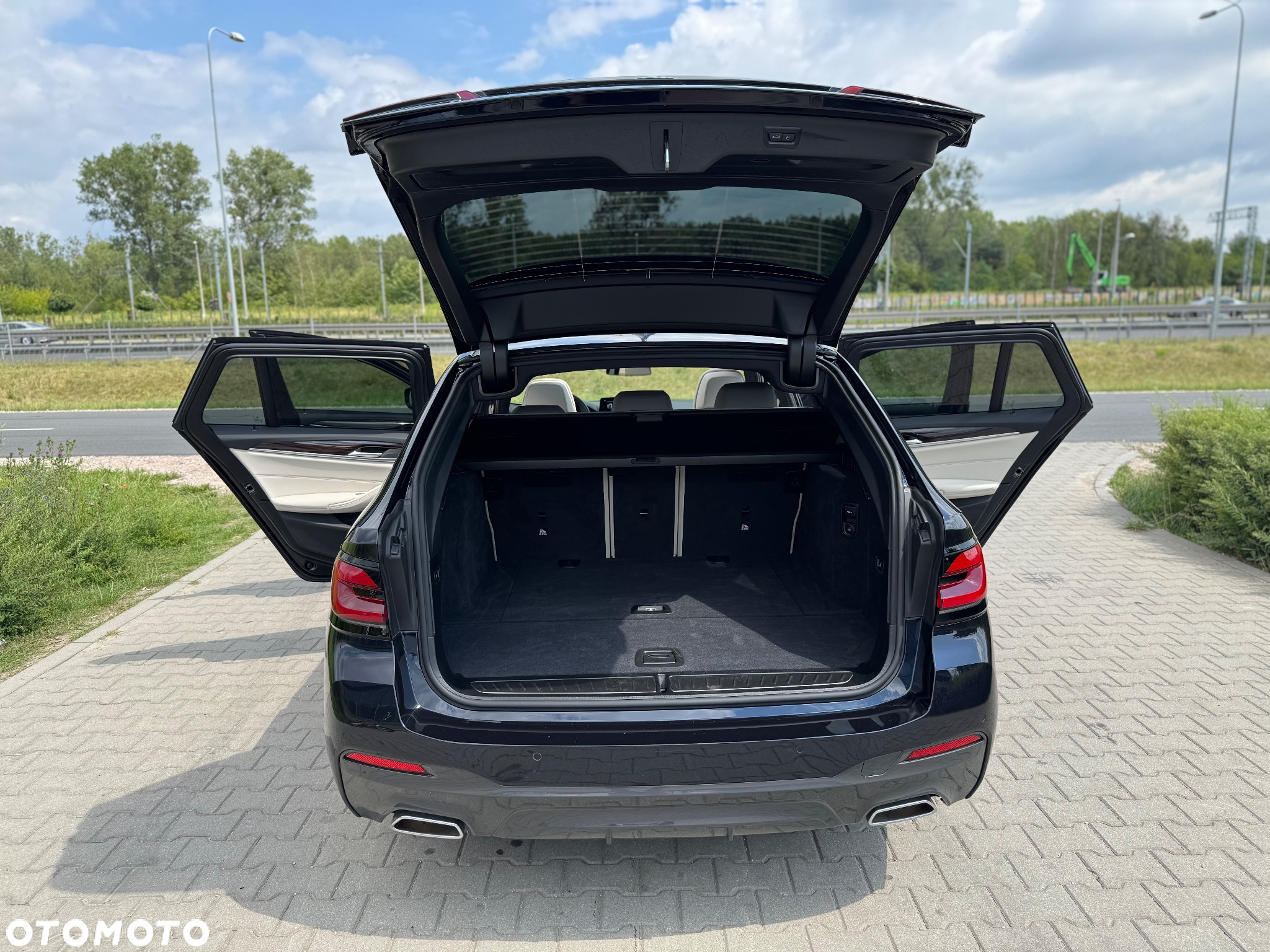 BMW Seria 5 520d xDrive Touring M Sport Edition - 20