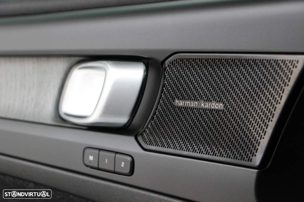 Volvo XC 40 2.0 B4 Inscription - 18