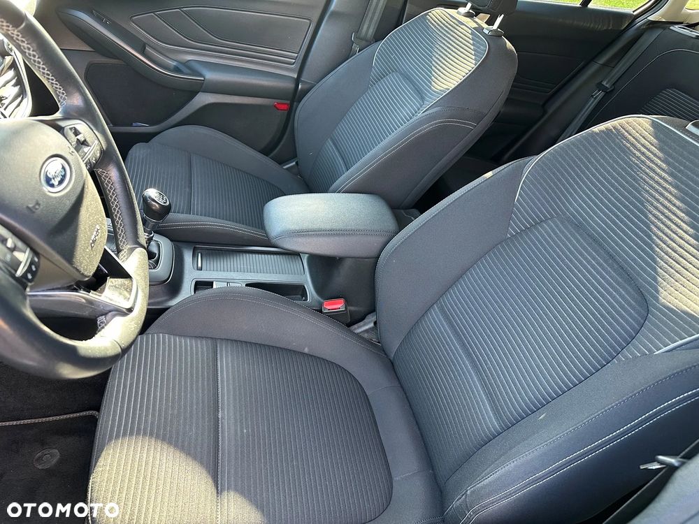 Ford Focus 2.0 EcoBlue ST-Line - 4