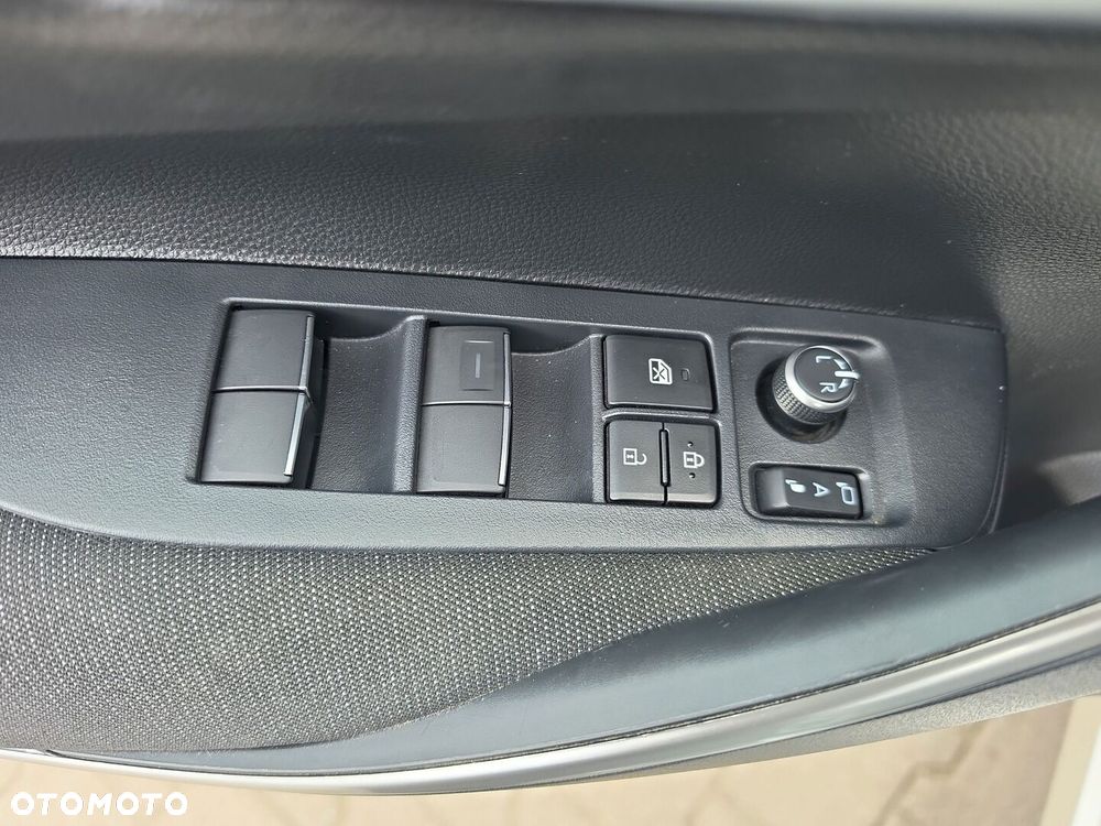Toyota Corolla 1.8 Hybrid Style - 18