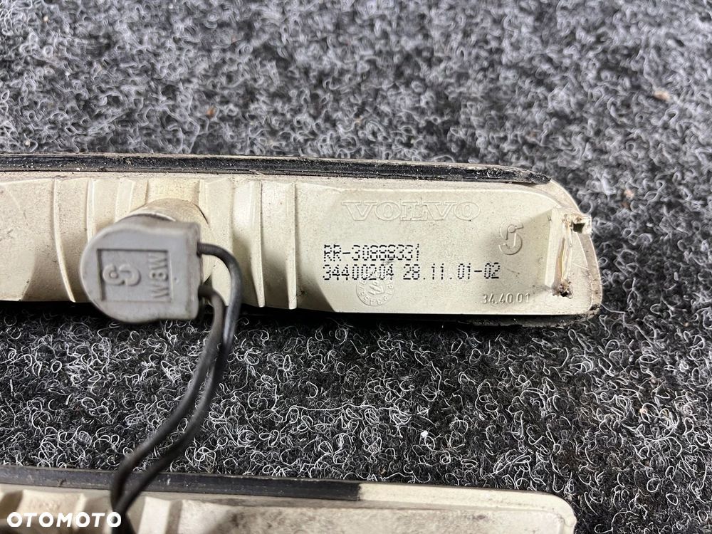 volvo v40 s40 lift 00-04 tylne światła obrysowe obrys obrysówki USA - 7