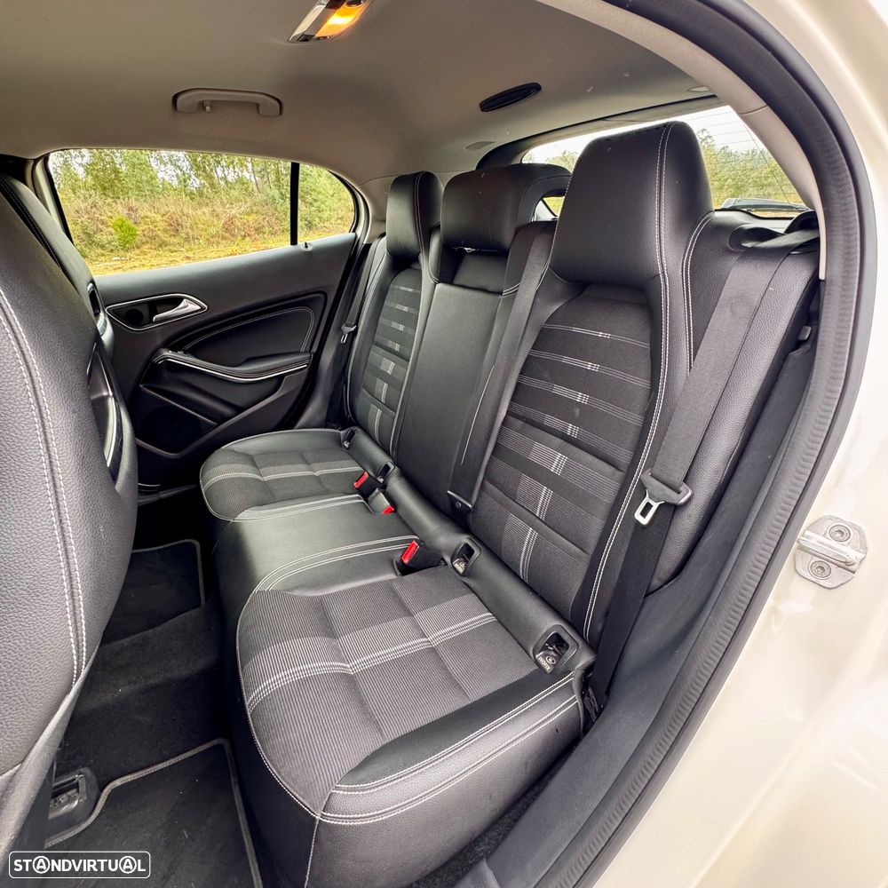 Mercedes-Benz GLA 180 d Style - 20