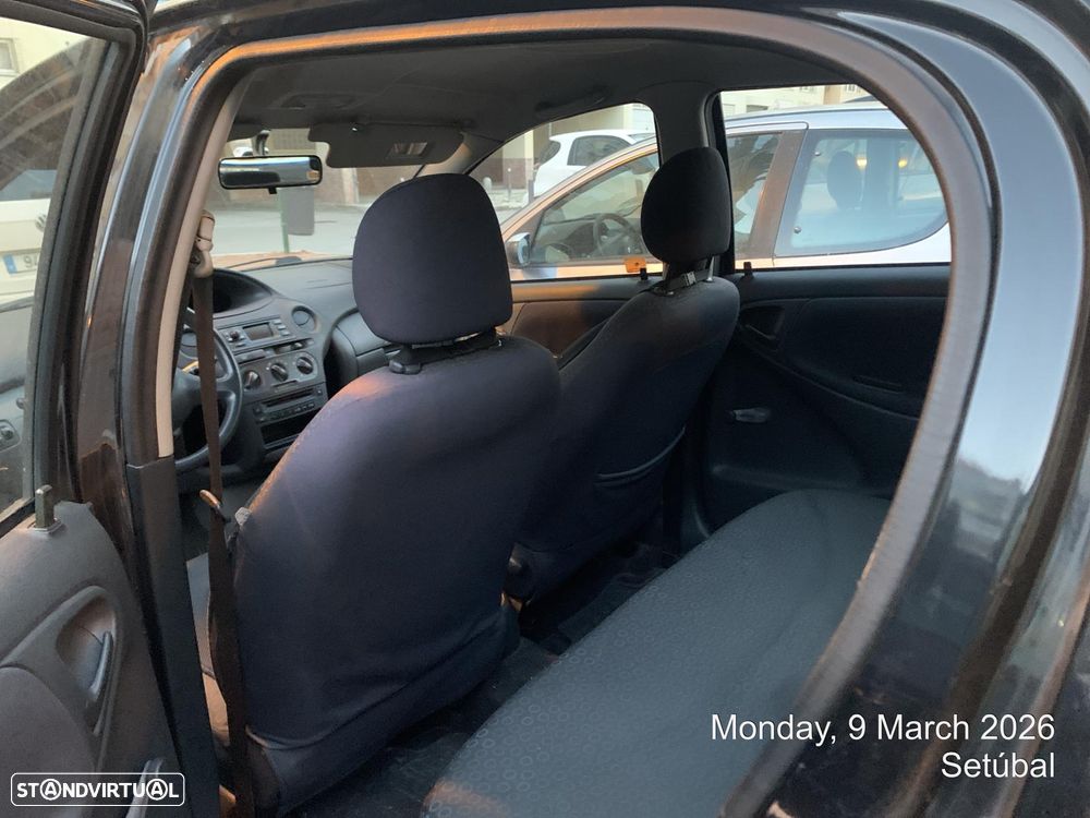 Toyota Yaris 1.0 Sol - 13