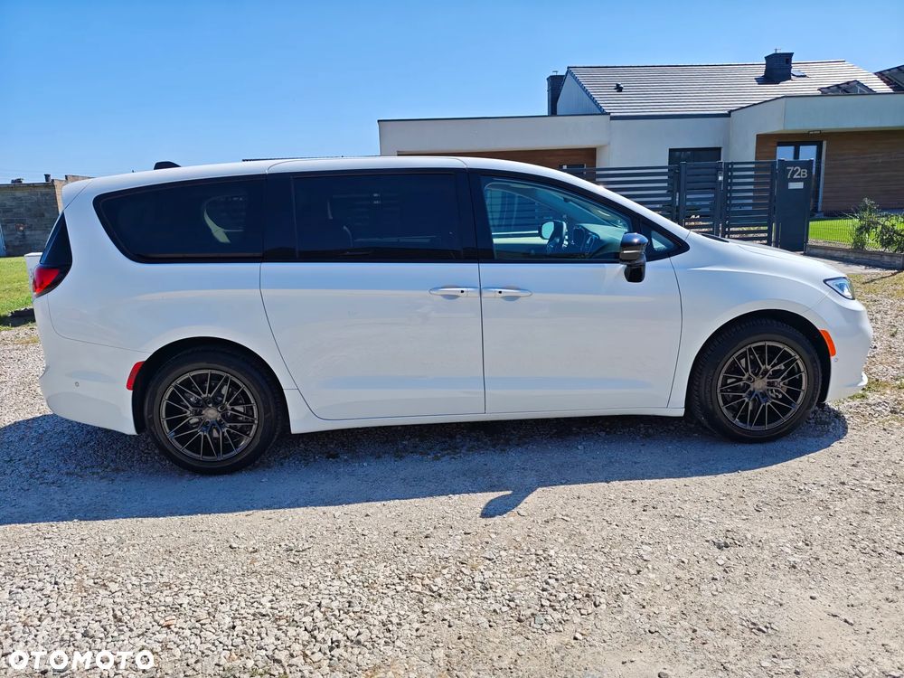 Chrysler Pacifica - 6
