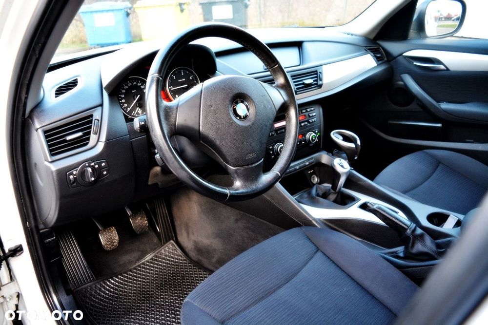 BMW X1 sDrive18d xLine - 18