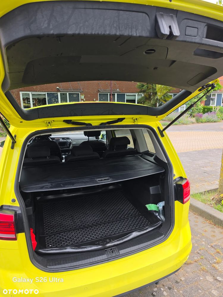 Volkswagen Touran 2.0 TDI SCR (BlueMotion Technology) DSG Comfortline - 4