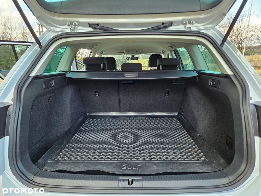 Volkswagen Golf - 26