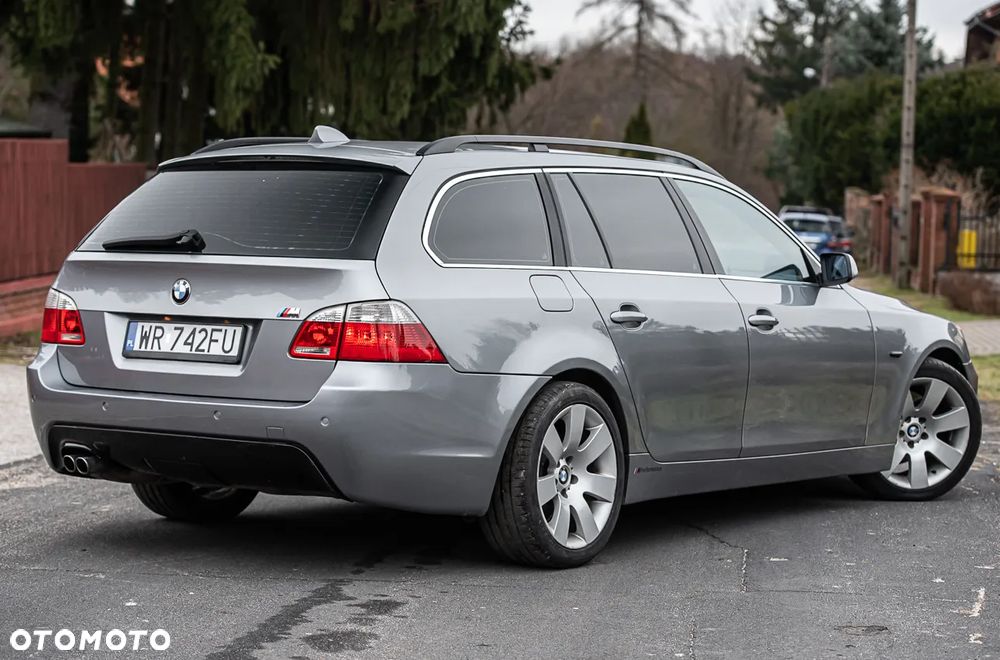 BMW Seria 5 525i - 4