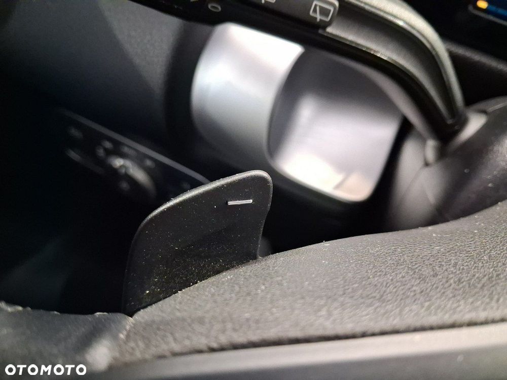 Mercedes-Benz GLB - 23