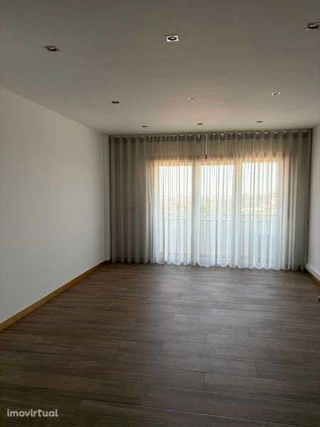Apartamento T2 EN1 Edf. Vasco da Gama, Mozelos, Santa Maria da Feira - Grande imagem: 3/12