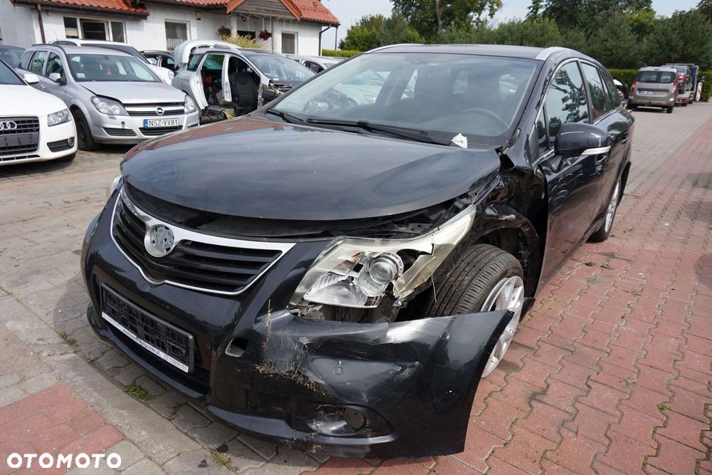 TOYOTA AVENSIS III T27 PH1 KOMBI 2009 209 2.0 D4D 1AD-FTV 126KM EA65 CZARNY na części - 1
