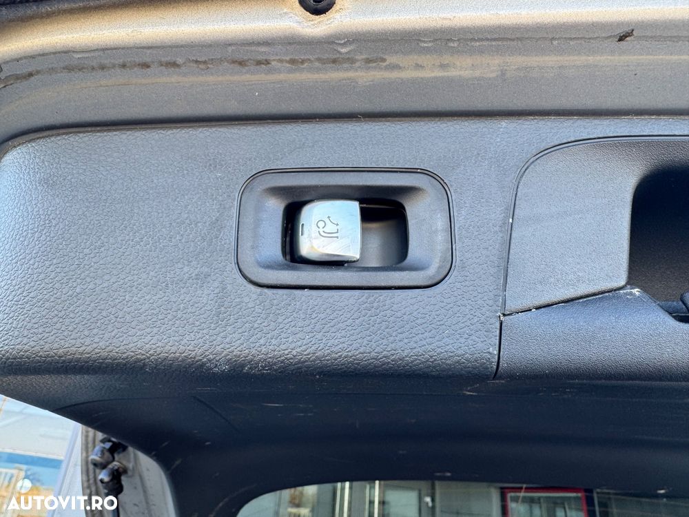 Mercedes-Benz GLC - 39