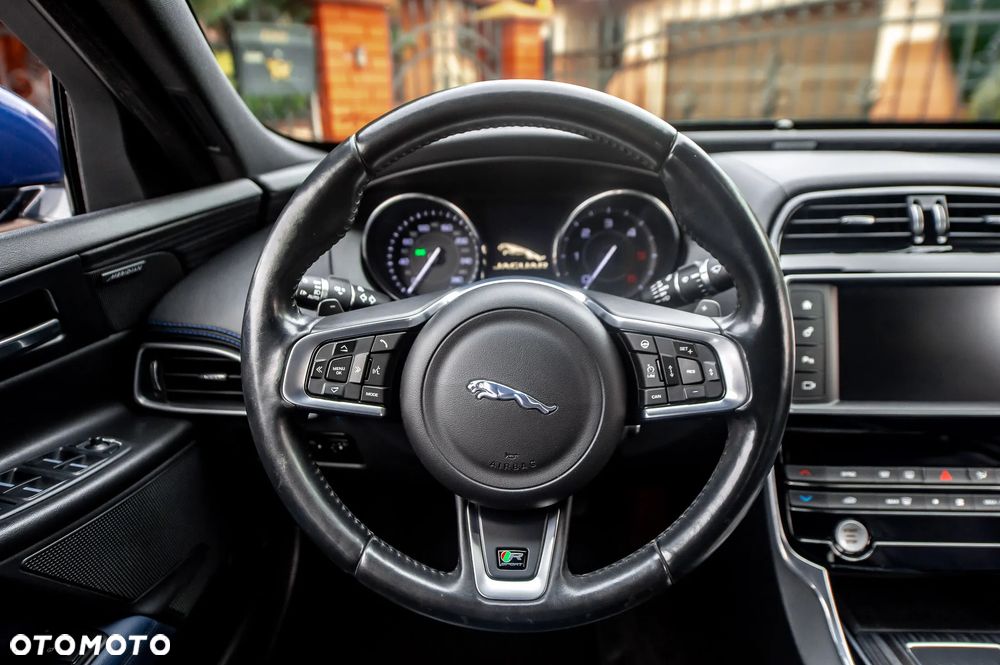 Jaguar XE 20d R-Sport Ingenium Edition - 23