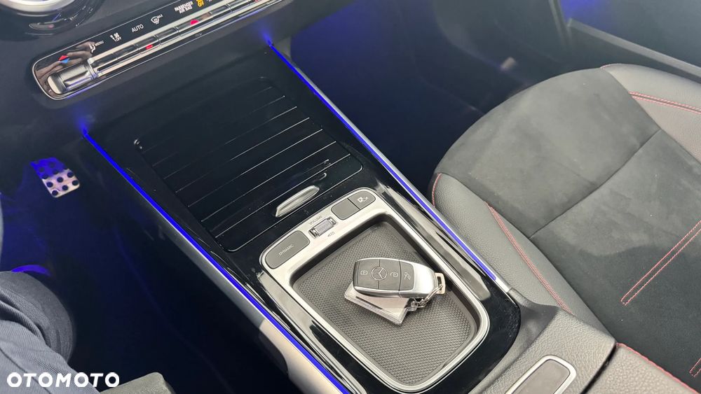 Mercedes-Benz GLB 200 AMG Line 7G-DCT - 30