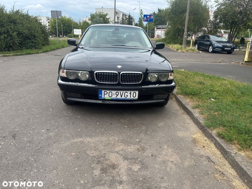 BMW Seria 7 735i - 3
