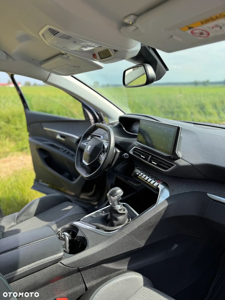 Peugeot 3008 1.2 PureTech Allure S&S - 21