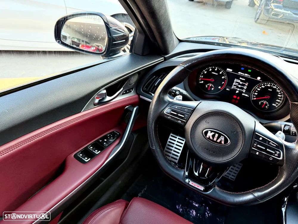 Kia Stinger 3.3 T-GDI GT - 17