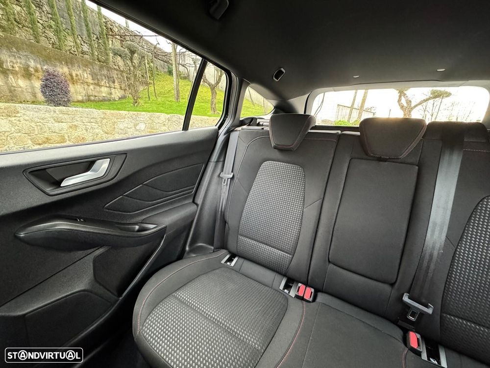 Ford Focus SW 1.0 EcoBoost Hybrid Aut. ST-LINE X - 27