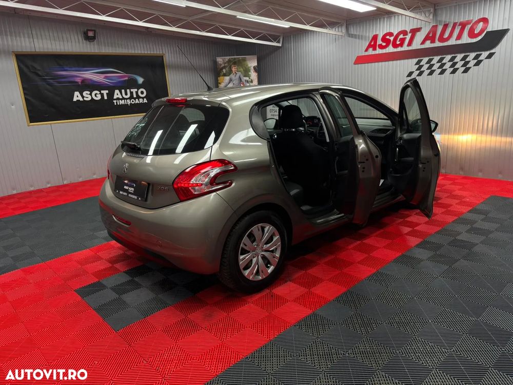 Peugeot 208 - 17
