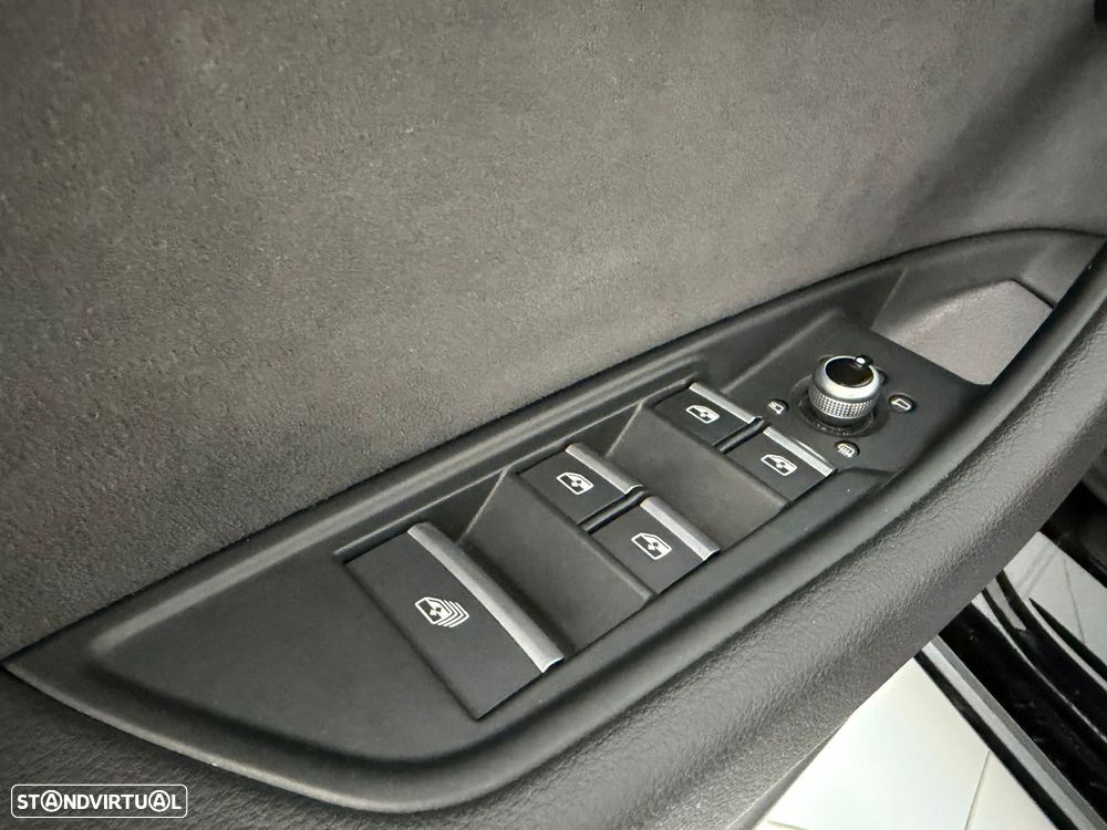 Audi A5 Cabrio 40 TDI S line S tronic - 33