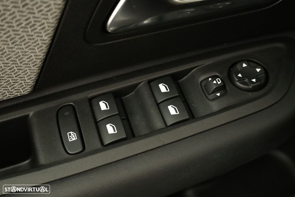 Citroën C4 1.2 PureTech Plus EAT8 - 19