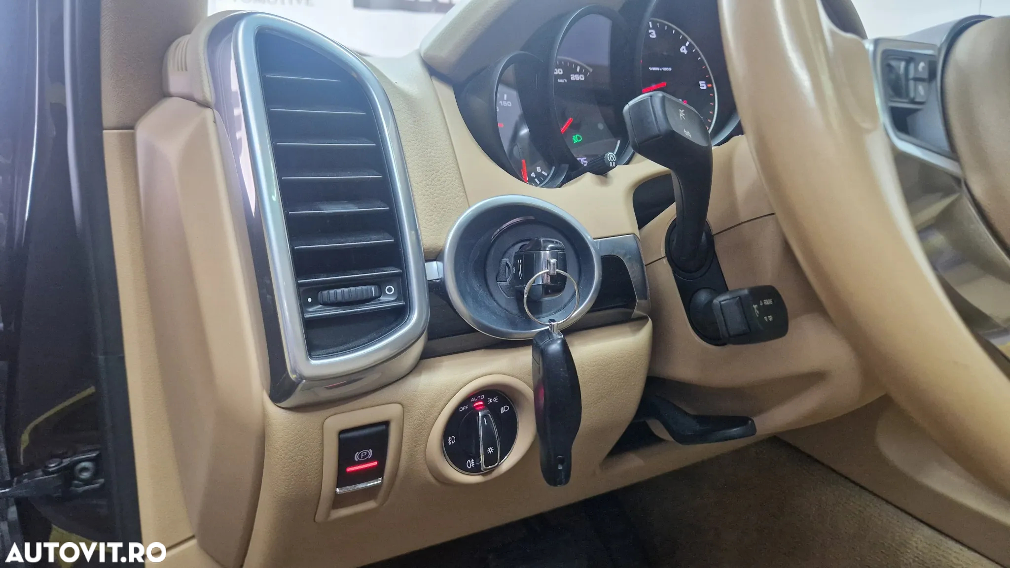 Porsche Cayenne - 14