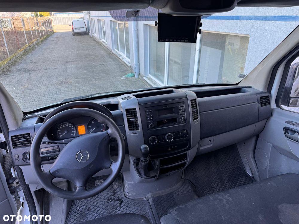 Mercedes-Benz Sprinter - 8
