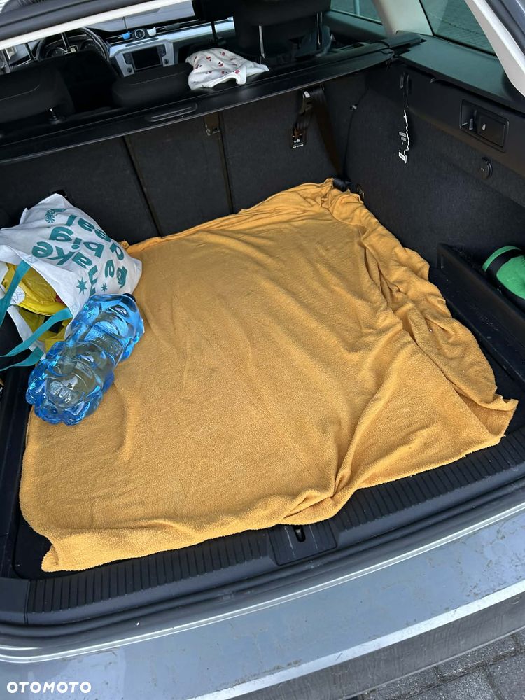 Volkswagen Passat 1.6 TDI SCR DSG Comfortline - 10