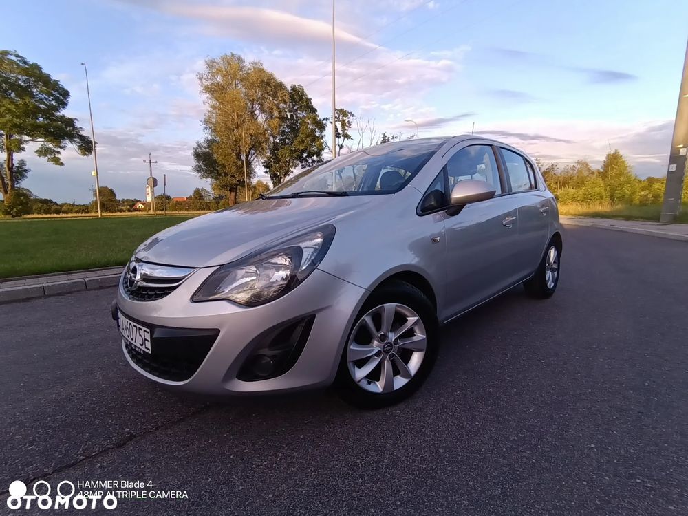 Opel Corsa 1.2 16V Cosmo - 1