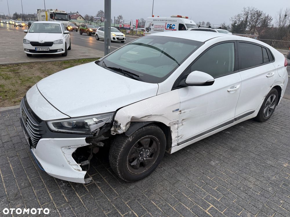 Hyundai IONIQ Hybrid Premium - 11