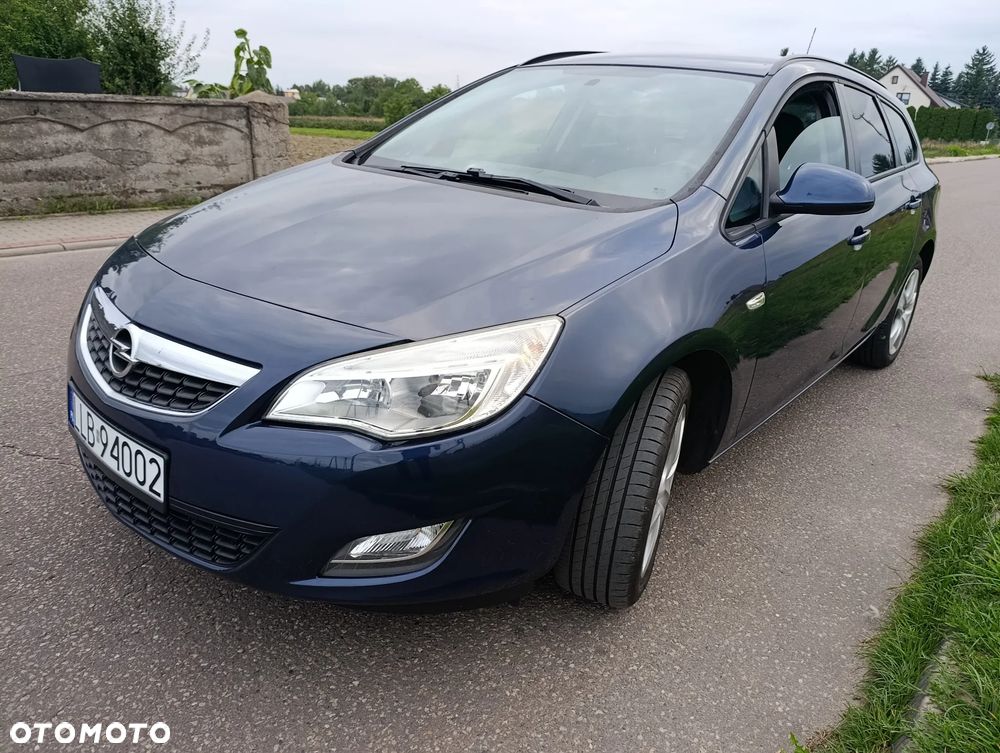 Opel Astra 2012 photo 4