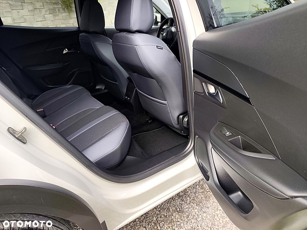 Peugeot 2008 PureTech 130 EAT8 Active Pack - 23