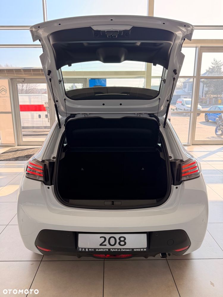 Peugeot 208 - 22