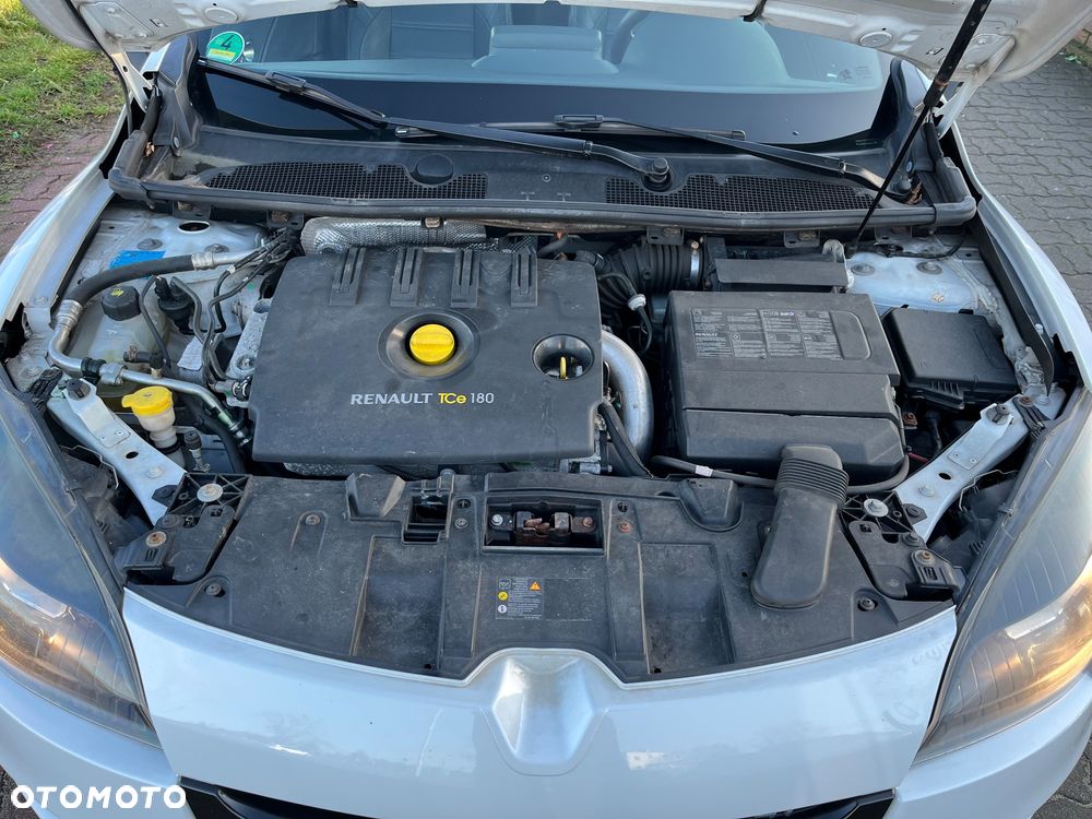 Renault Megane TCe 180 GT - 11