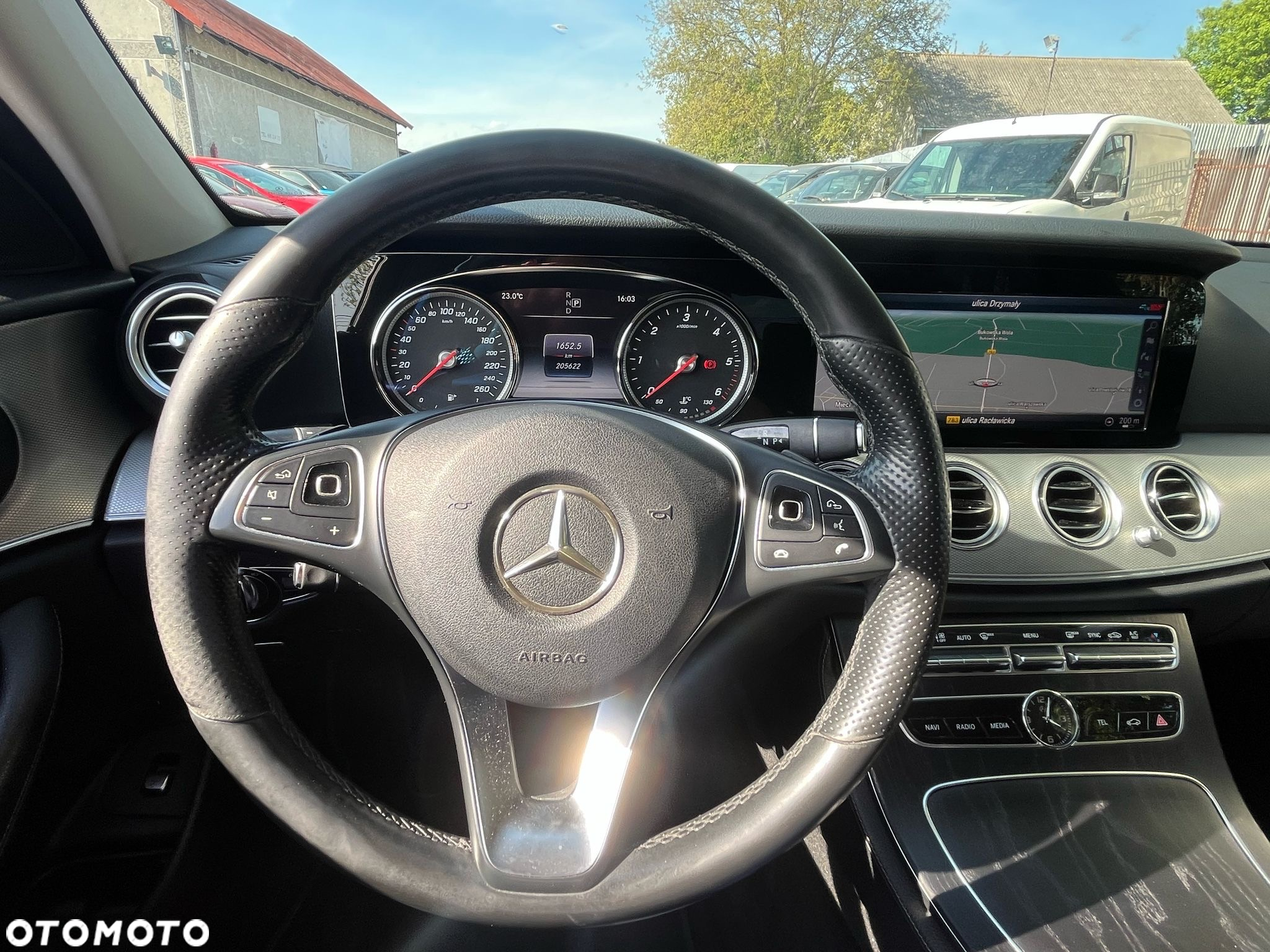 Mercedes-Benz Klasa E 220 d 9G-TRONIC AMG Line - 15