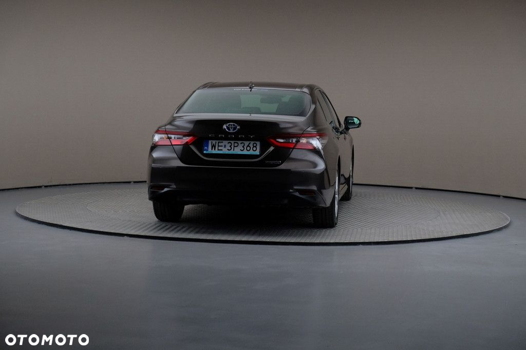 Toyota Camry - 5