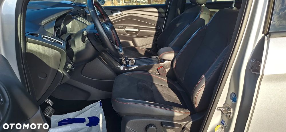 Ford Kuga 2.0 TDCi 4x4 ST-Line - 13