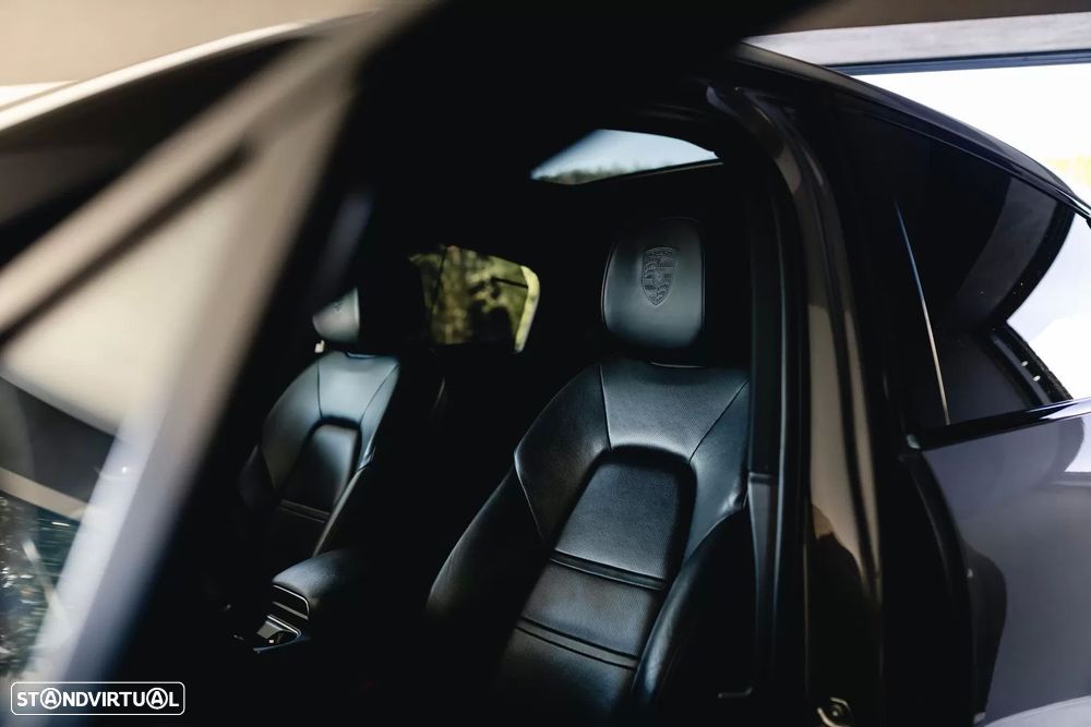 Porsche Cayenne Coupé E-Hybrid Platinum Edition - 30