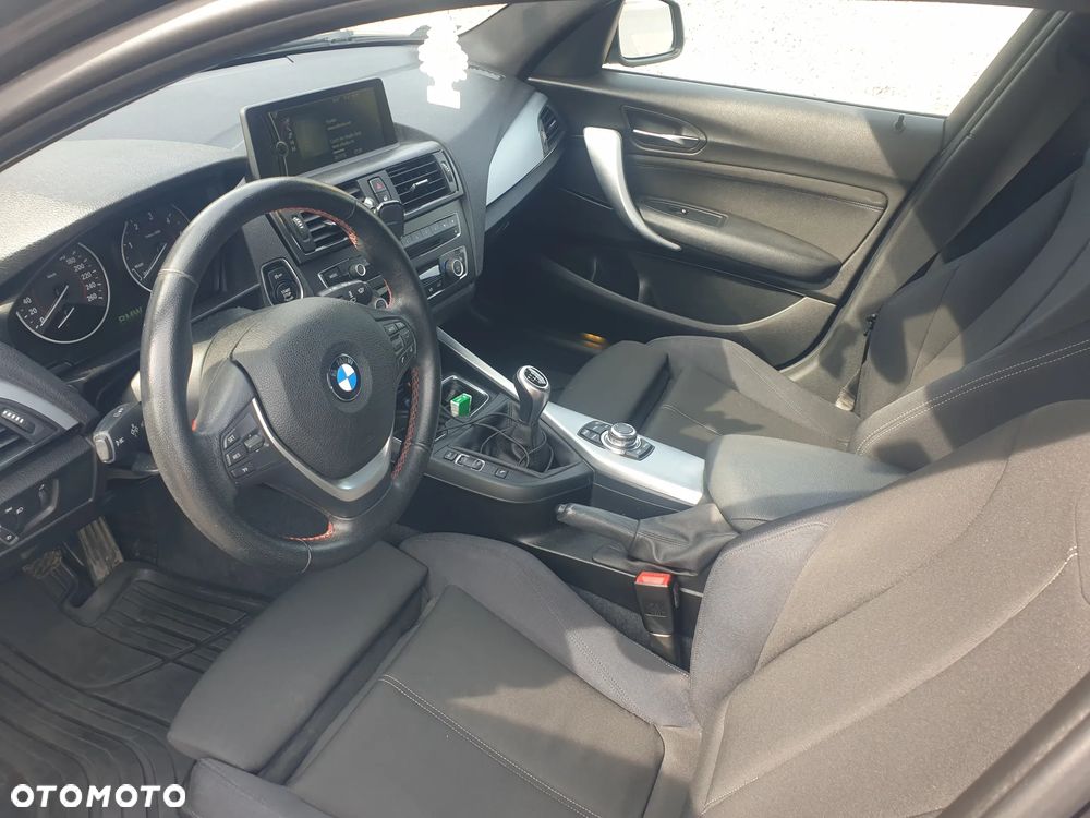 BMW Seria 1 120d xDrive - 5
