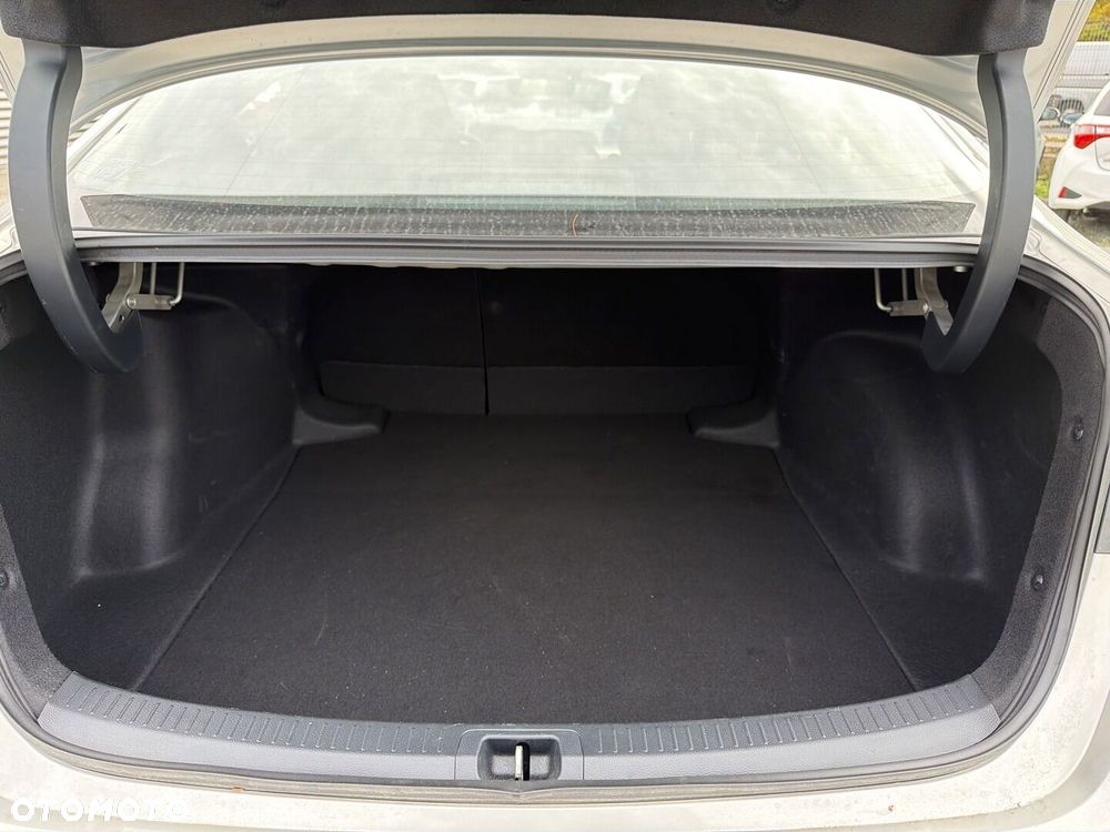 Toyota Corolla 1.8 Hybrid Comfort - 13