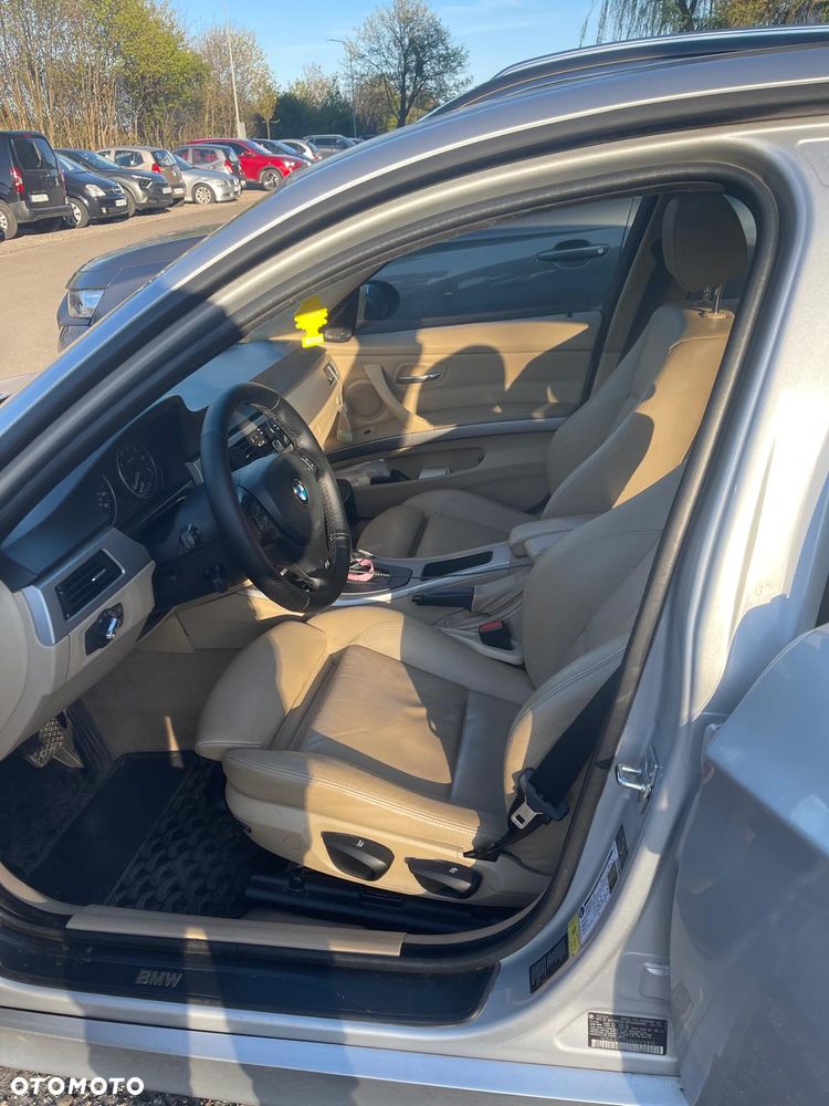 BMW Seria 3 325i xDrive - 6