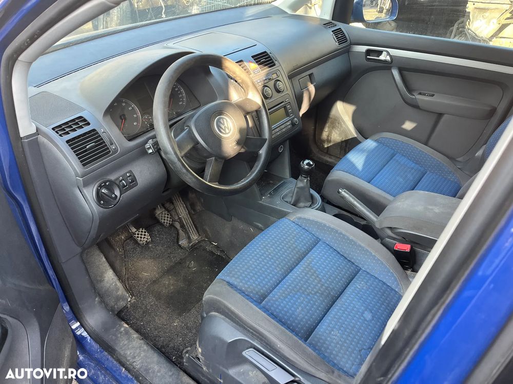 Dezmembrez VW Volkswagen Touran 2005 albastru 1,6 benzina 75KW BGU LL5M - 8