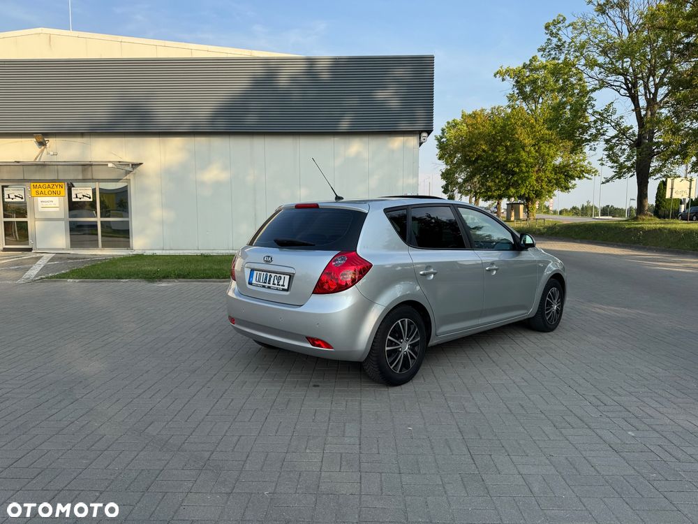 Kia Ceed - 6