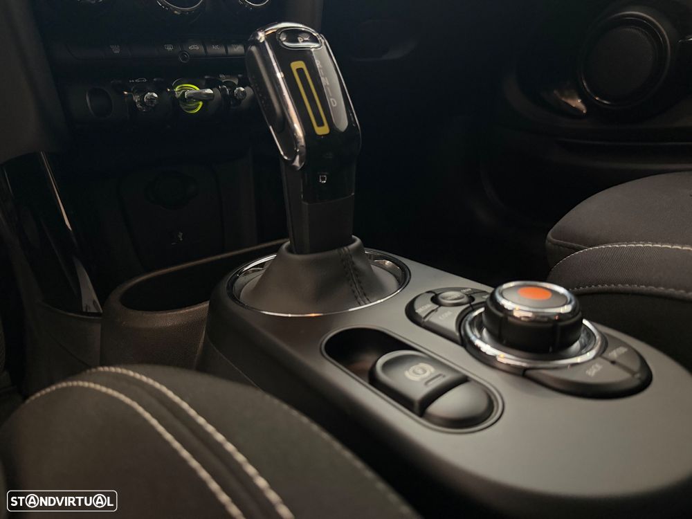 MINI 3 Portas Cooper SE Essential - 23