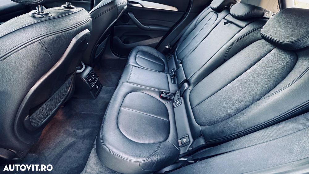 BMW X1 xDrive20i AT xLine - 6
