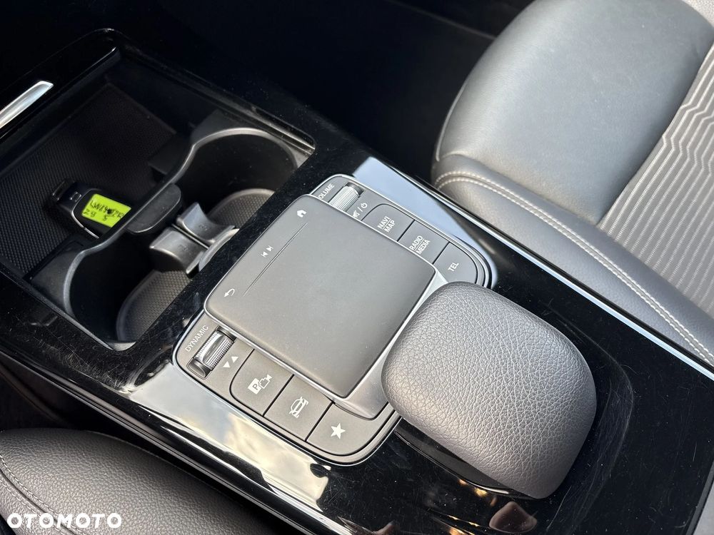 Mercedes-Benz CLA 200 7G-DCT - 17