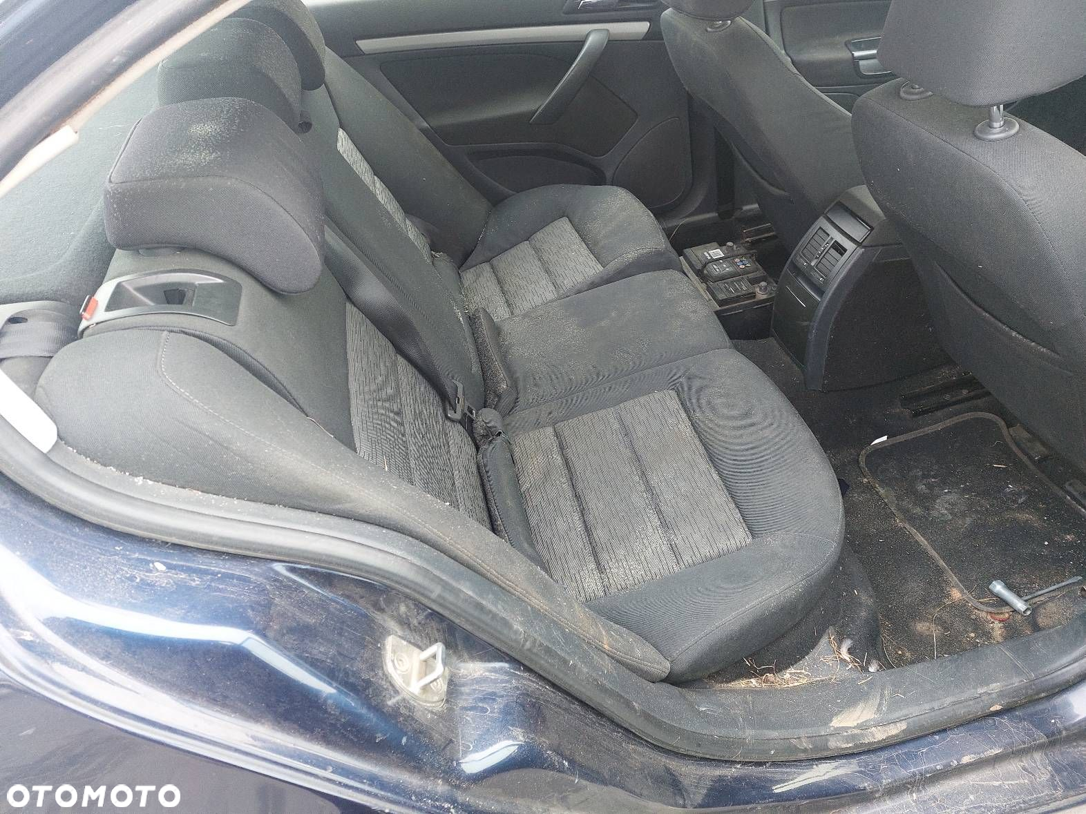 FOTELE KOMPLET KANAPA TYŁ BOCZKI SKODA OCTAVIA II LIFT HB 5D - 6