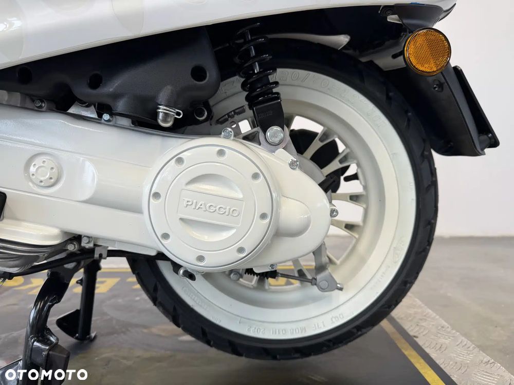Piaggio Vespa - 26