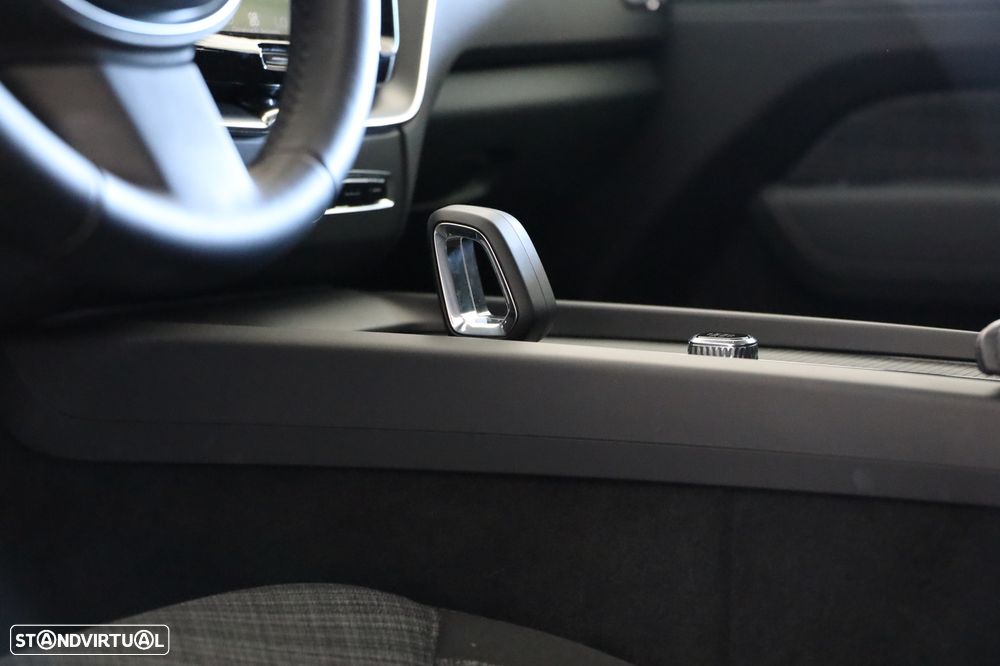 Volvo XC 60 2.0 T6 PHEV Core AWD - 19